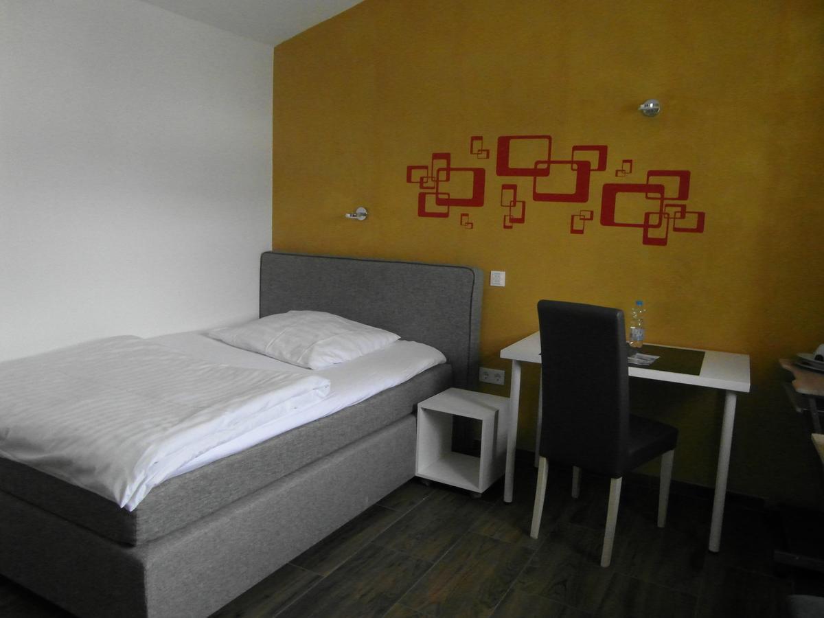 Hotel Am Donaubogen Sarching Exterior foto